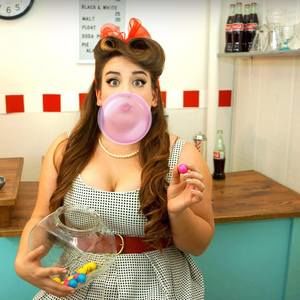 Meet your Posher, Liz